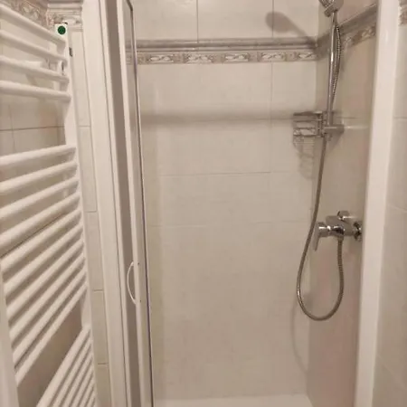 Le Rondini A * 인트라