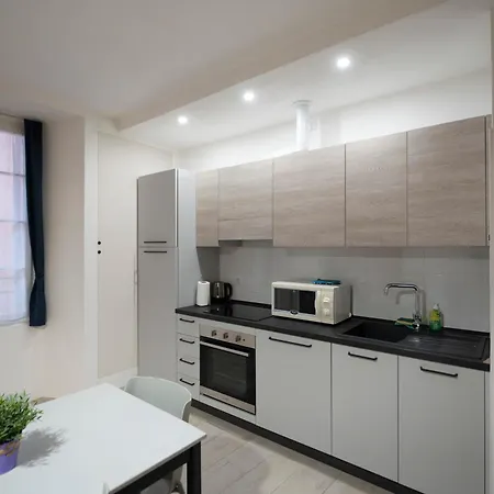 Apartment Le Rondini A Intra