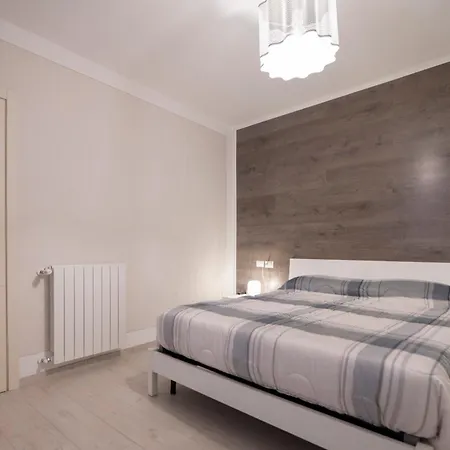 Appartement Le Rondini A Intra