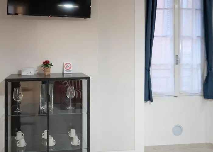 Le Rondini A Apartment Intra