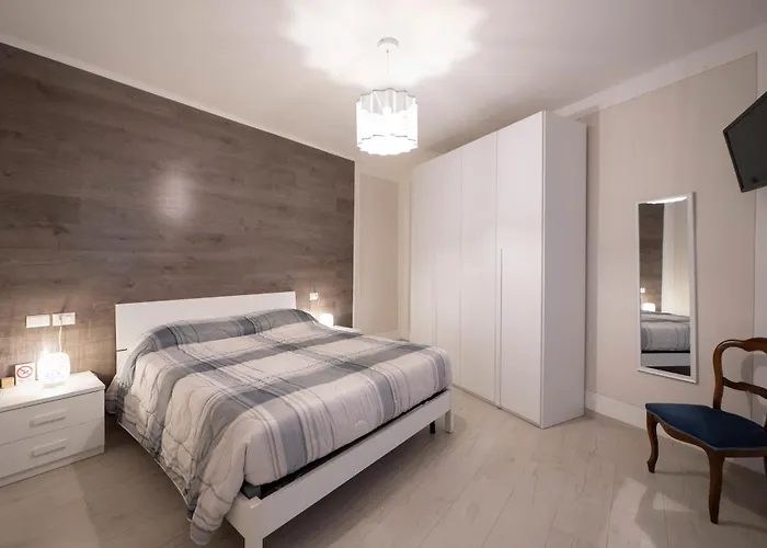 Apartment Le Rondini A Intra